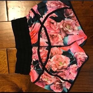 Lululemon Tracker Shorts Size 4